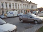 Pe pista pentru biciclişti, partea neocupată veşnic de maşini