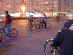 Întâlnirea din faţa Catedralei Mitropolitane